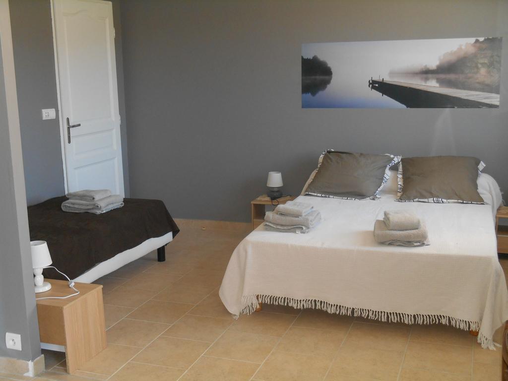 Chambres D'Hotes Les Maisses Mison Δωμάτιο φωτογραφία